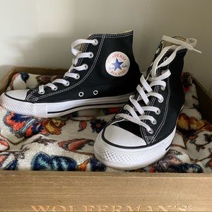High top black and white classic converse